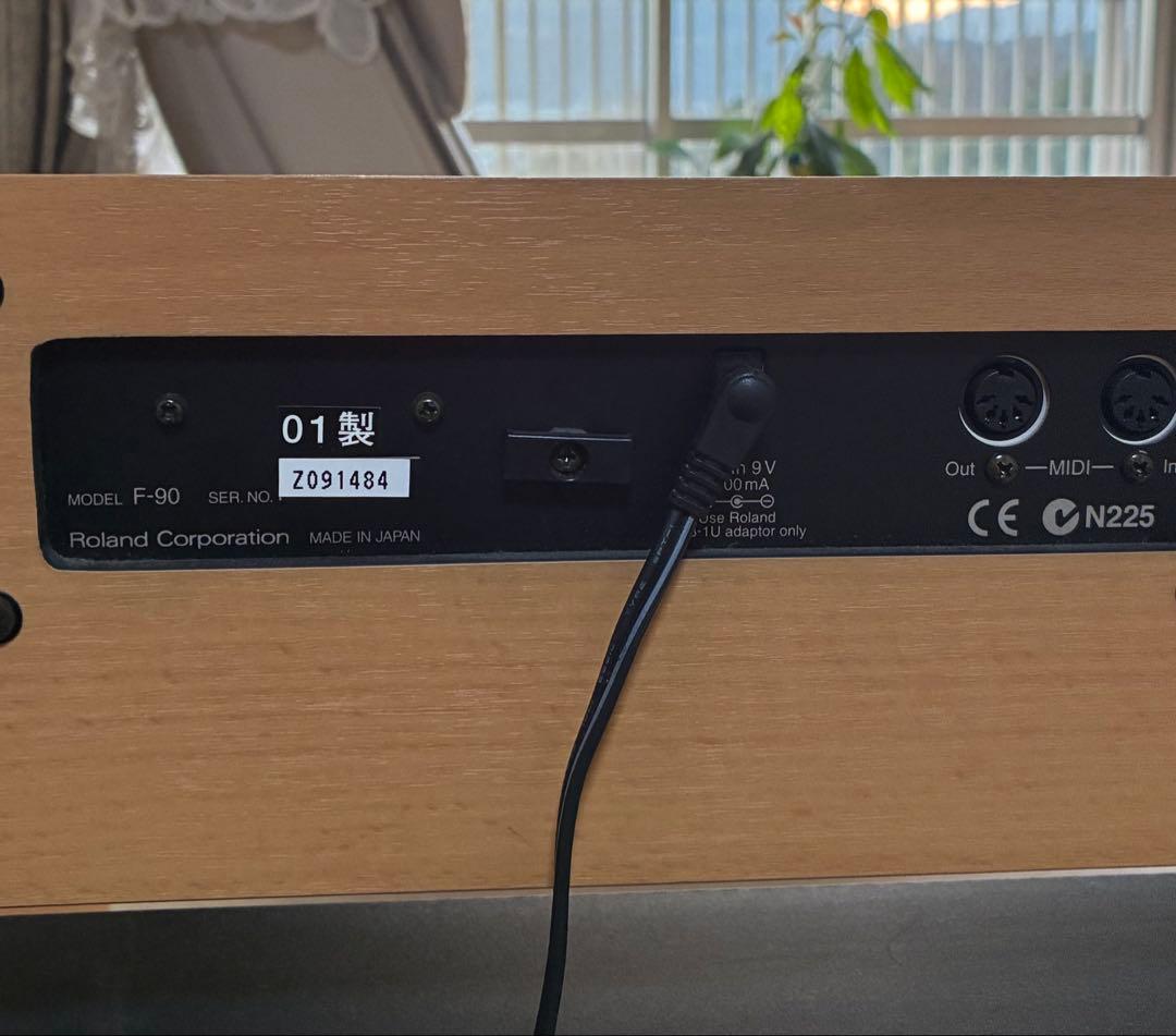 Roland ローランドF-90 デジタルピアノ　電子ピアノ　木目調　88鍵盤