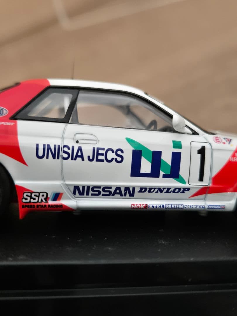 ユニシアジェックス GT-R 長谷見昌弘 直筆サイン入り 1/43 ミニカー