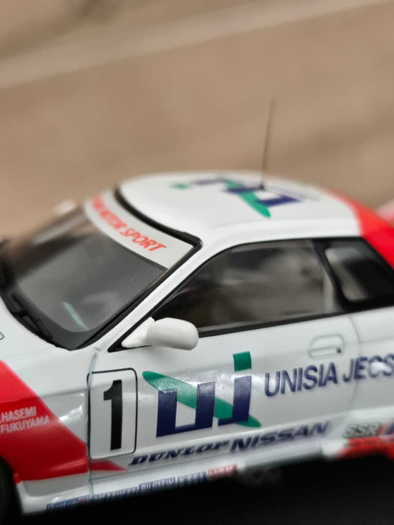 ユニシアジェックス GT-R 長谷見昌弘 直筆サイン入り 1/43 ミニカー