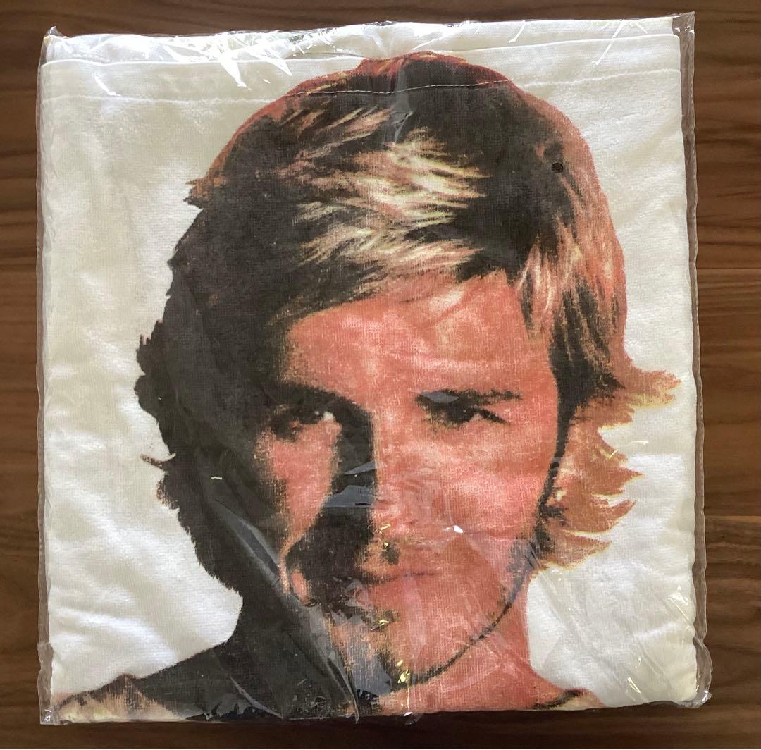 ベッカム フォト入り 明治製菓販促用ボード時計、超大判バスタオルと1日社長の名刺