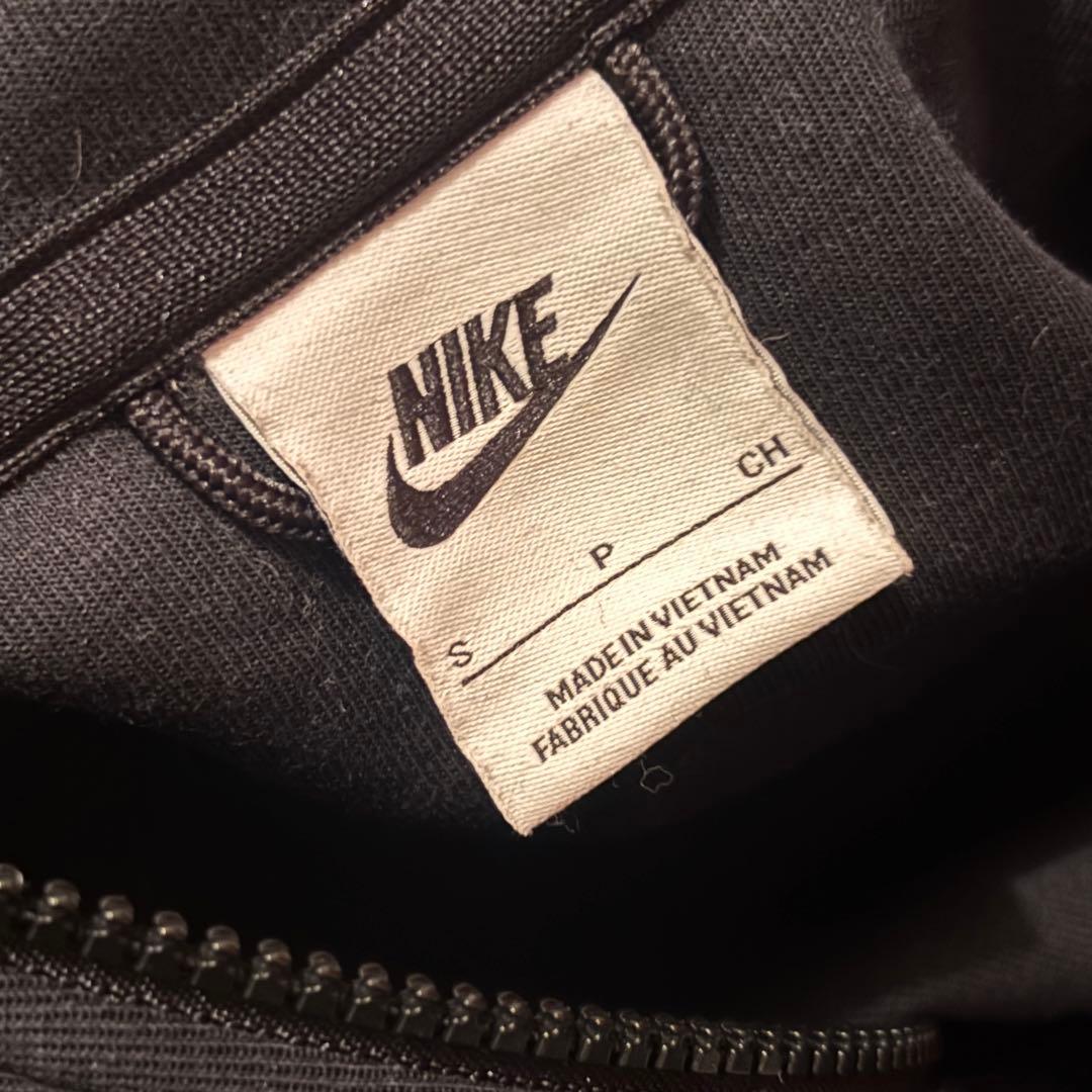 【廃盤・旧モデル】NIKE テックフリース フルジップ フーディ ブラック