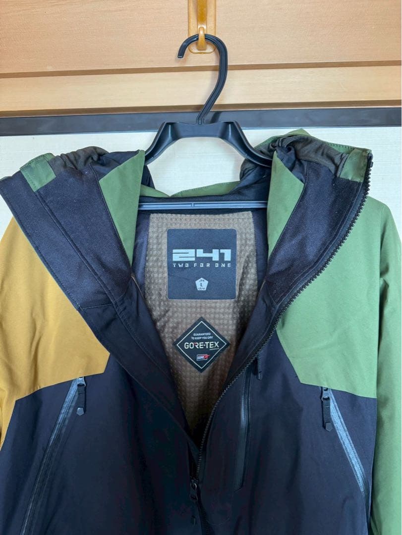 241(トゥーフォーワン)スノーボードウェアLサイズ