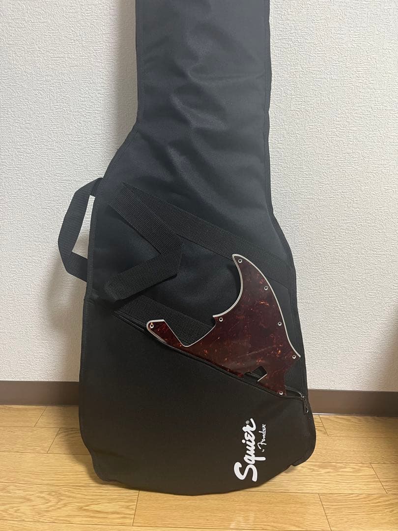 Squier by Fender フレットレスベース