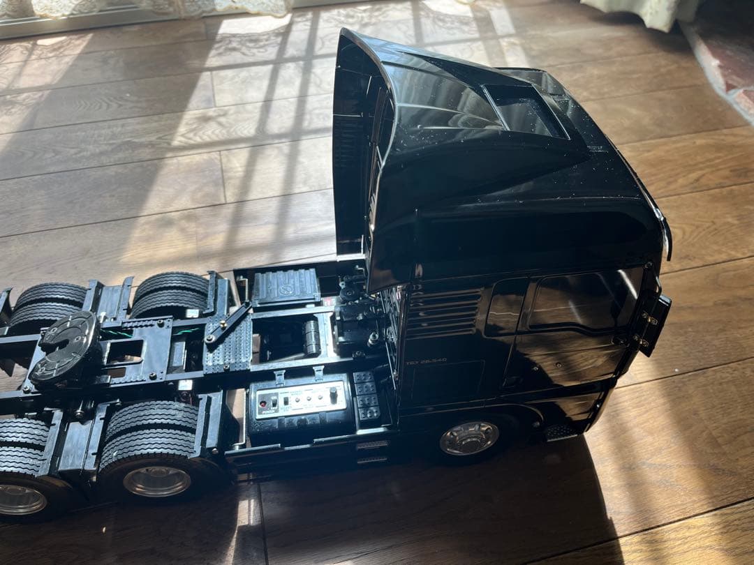 タミヤ1/14トレーラーヘッドMAN 6×4(フルオペレーション)