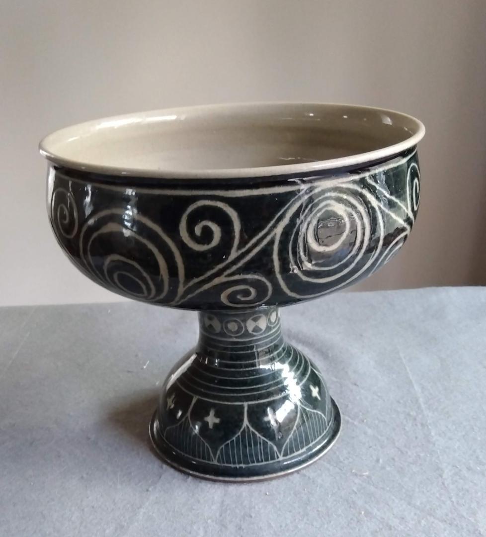 越前焼　あかね陶房　山路茜　藍化粧のポップモダニズムな斬新デザイン巨大コンポート