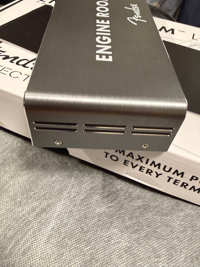 Fender ENGINE ROOM LVL8 パワーサプライ