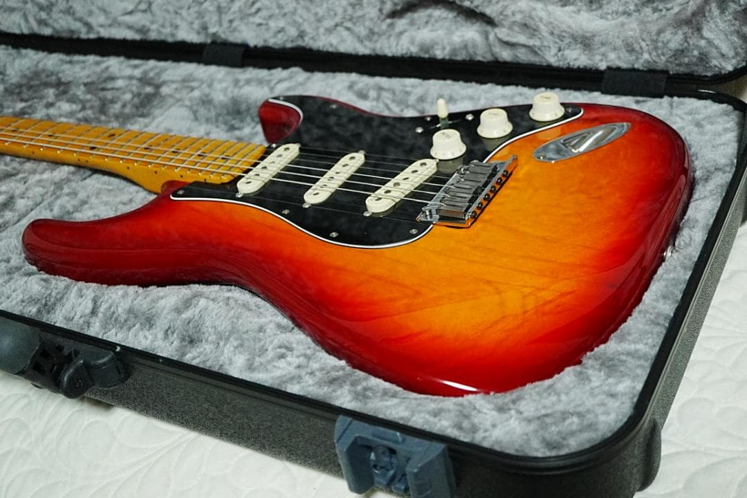 【最終値下げ】American Ultra Luxe Stratocaster