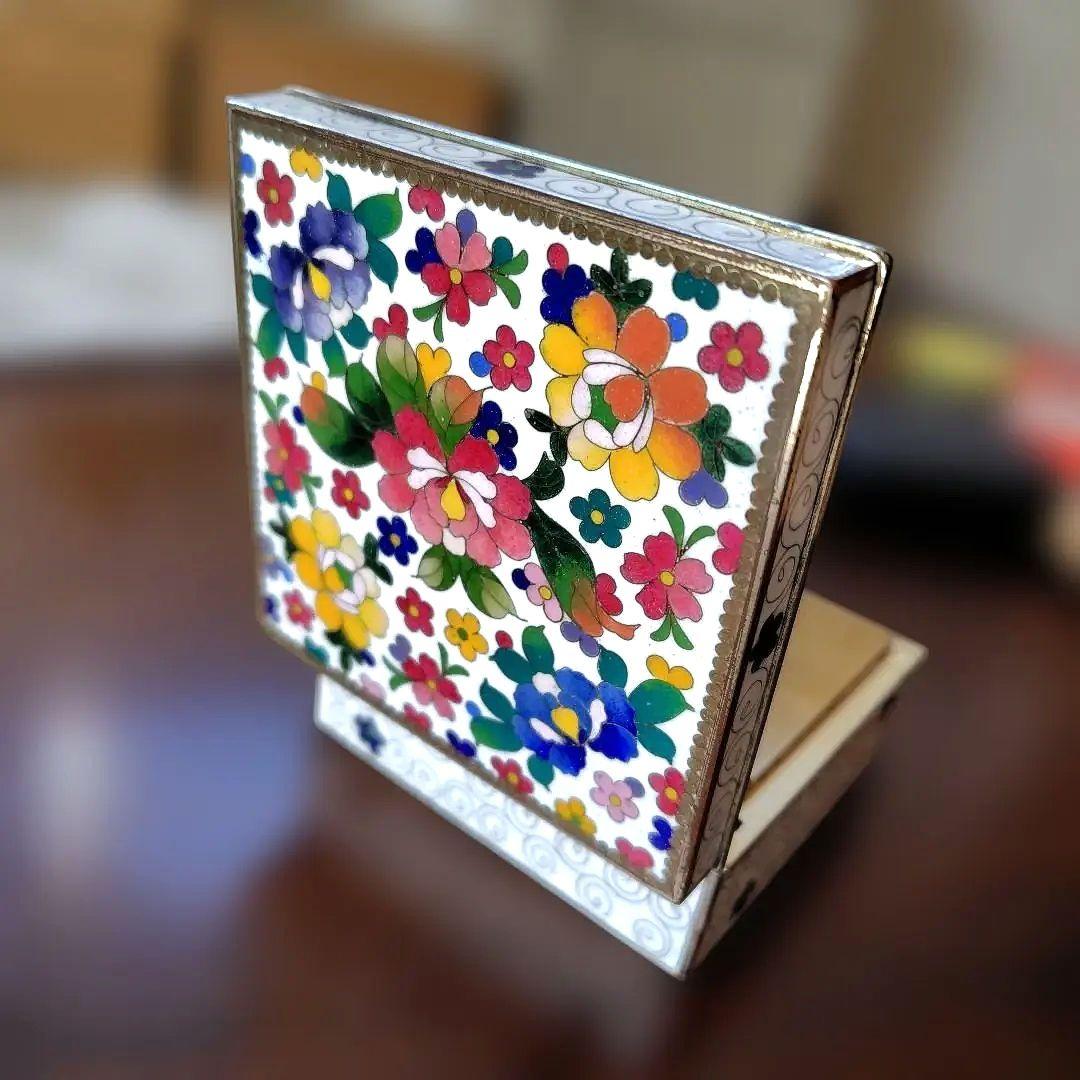 ① 七宝花紋様小箱　ジュエリー箱　アンティーク