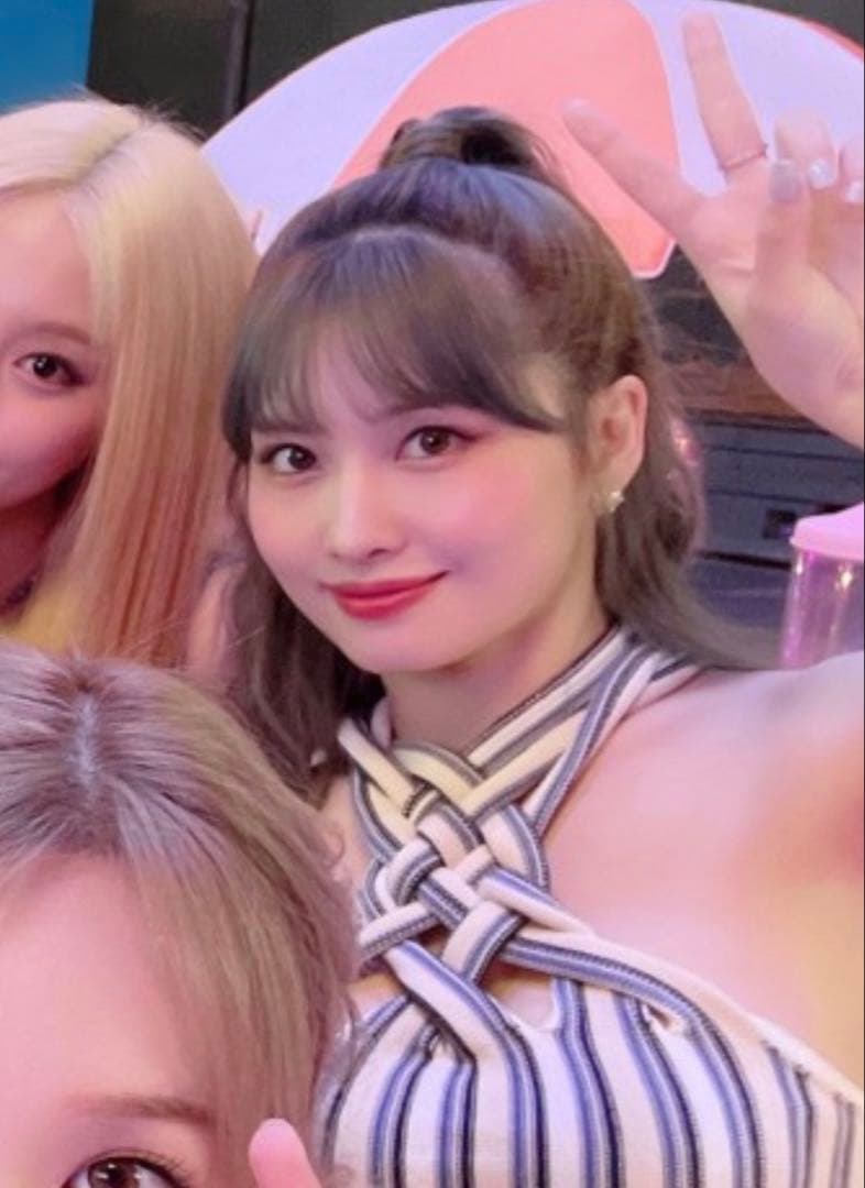 TWICE モモ サイン入りチェキ