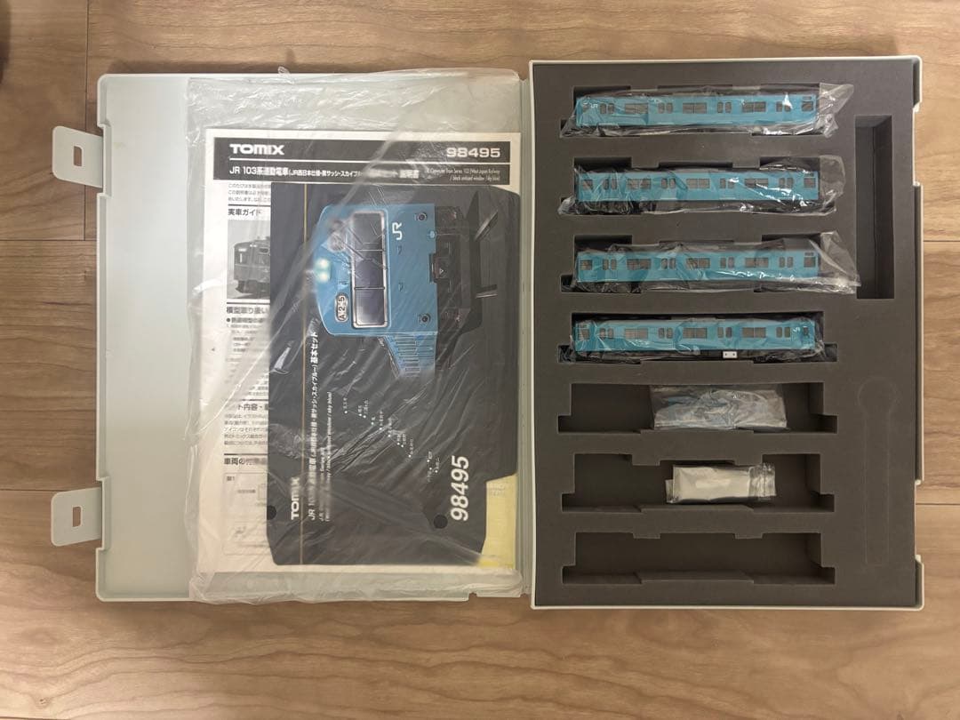 TOMIX 103系 JR西日本仕様 黒サッシ スカイブルー 基本セット