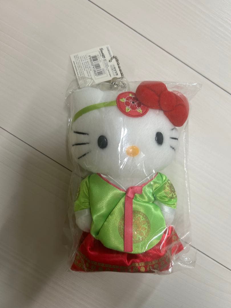 ハローキティ 韓国風衣装 ぬいぐるみ 約20cm