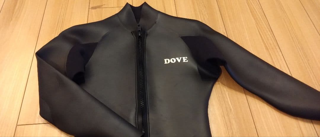 DOVE ブラック タッパー ジッパー付き