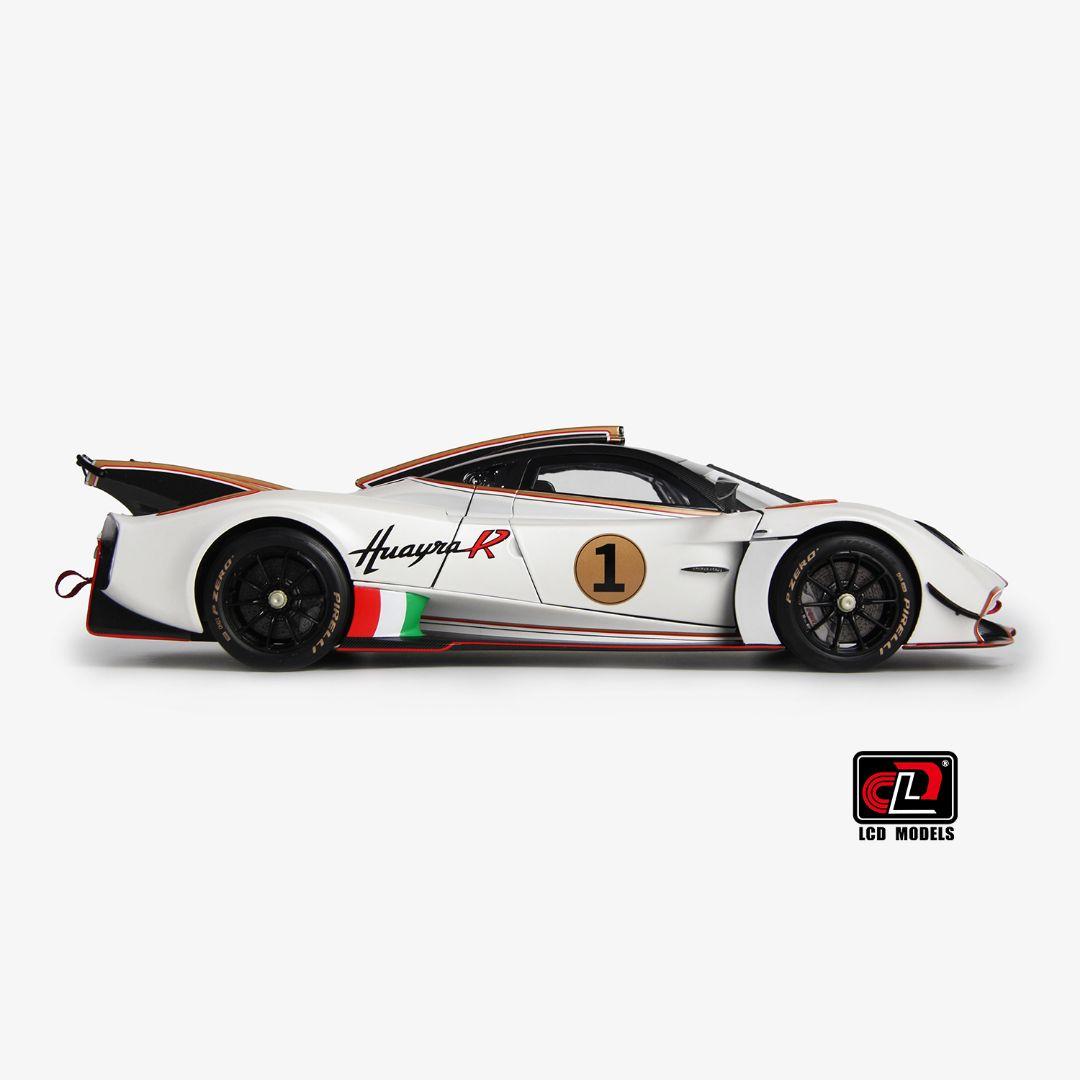 LCDMODELS　1/18　パガーニ　ウアイラR