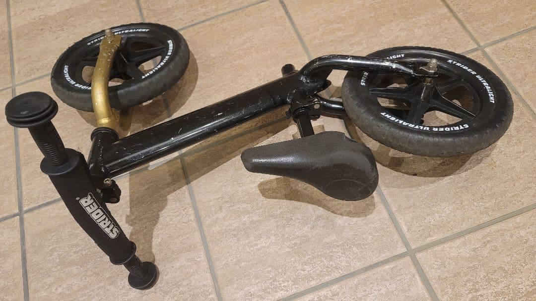 ストライダ　プロ　strider pro ランバイク 黒色　ブラック