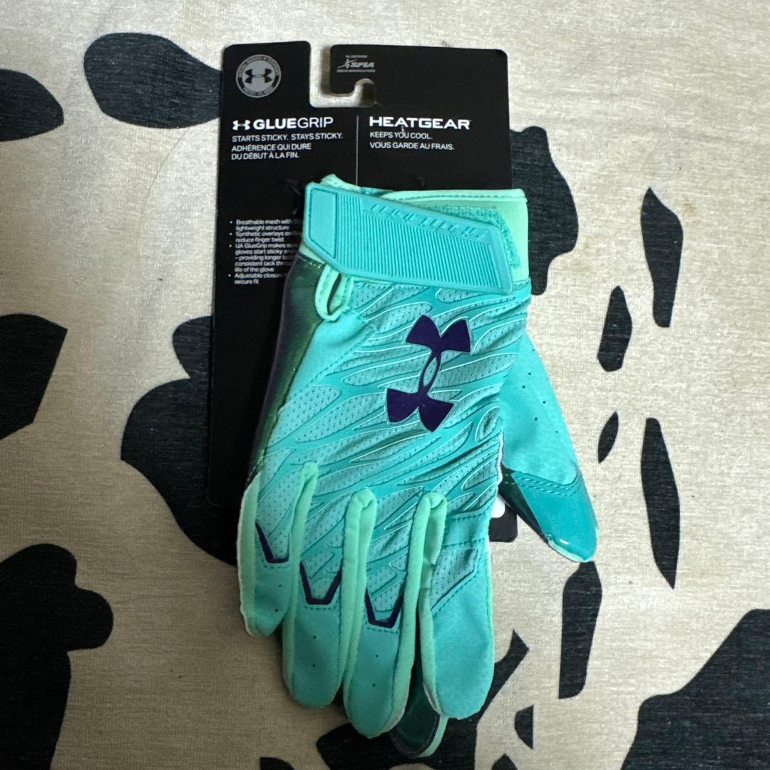 グローブ UA SPOTLIGHT GLUEGRIP