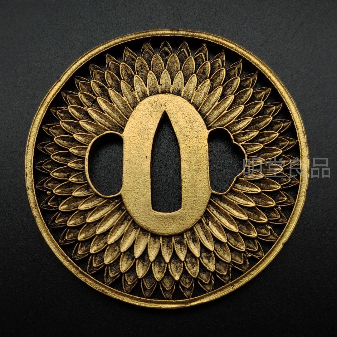 日本刀装具　菊紋の図　刀鍔　銅地　細工　絵金銀　鍔　刀剣美術　武道具