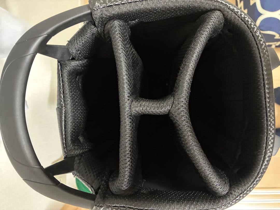 美品 テーラーメイド Qi10 キャディバッグ 9.5型 2024モデル