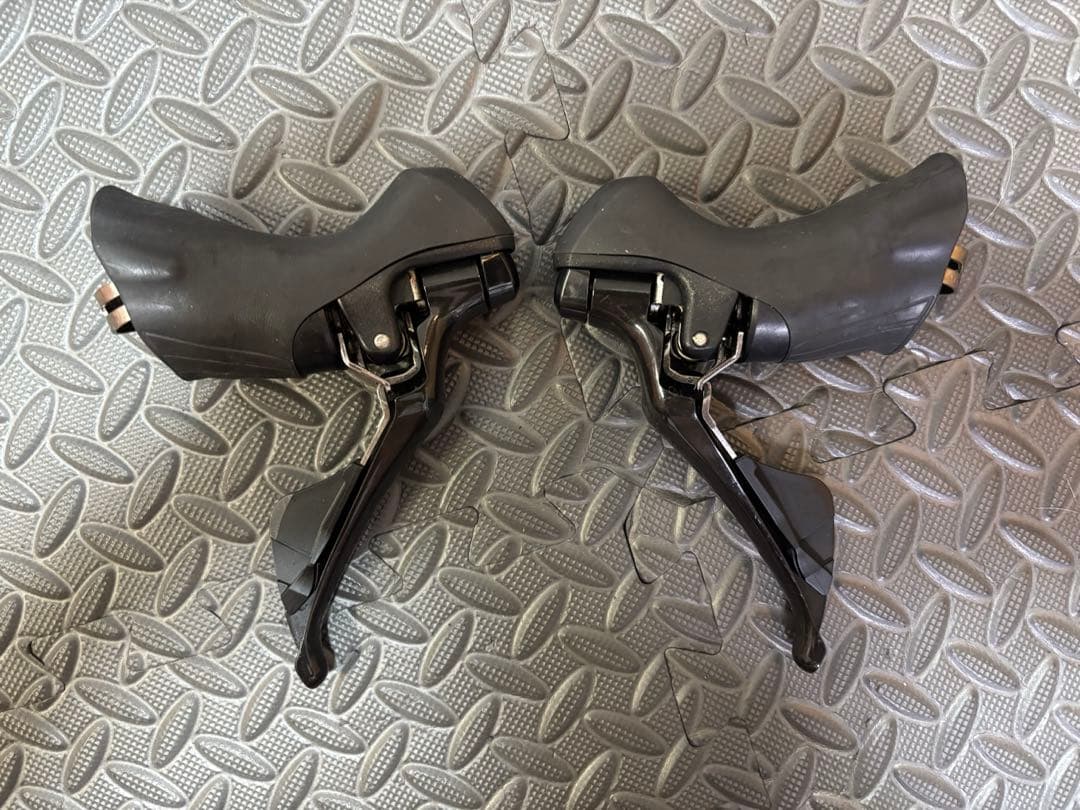 SHIMANO 105 R7000シリーズ　ブレーキはアルテグラ