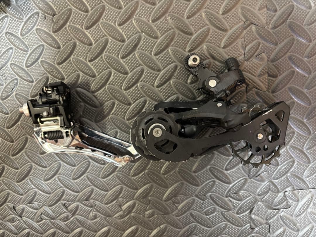 SHIMANO 105 R7000シリーズ　ブレーキはアルテグラ