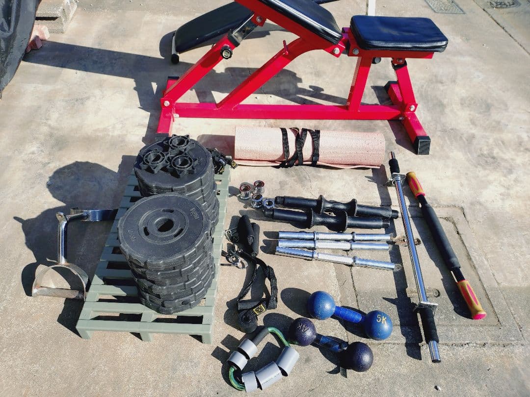 トレーニングベンチ ウエイトプレート付き　筋肉モリモリセット！インクラインベンチ