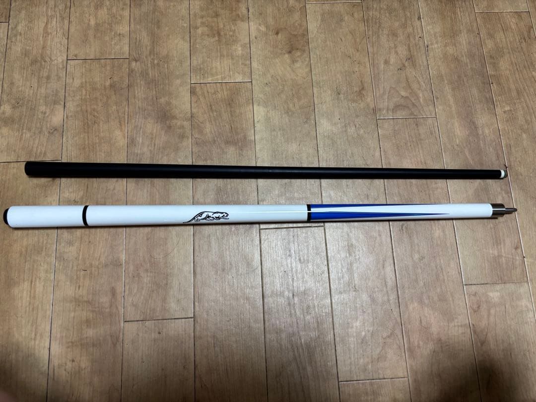 ビリヤードキュー 白黒デザイン