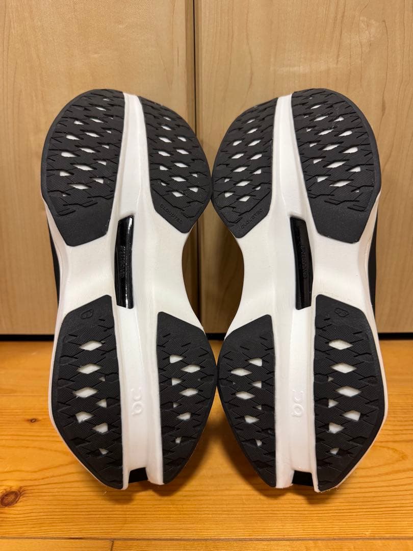 スパイク・シューズ On Cloudboom Max