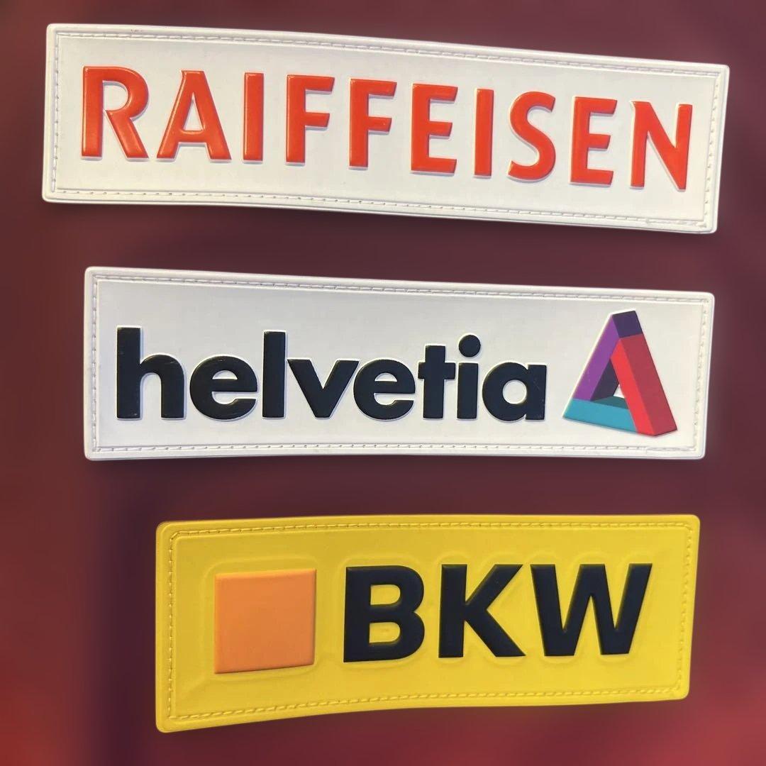 swiss ski フード付きジャケット 赤黒