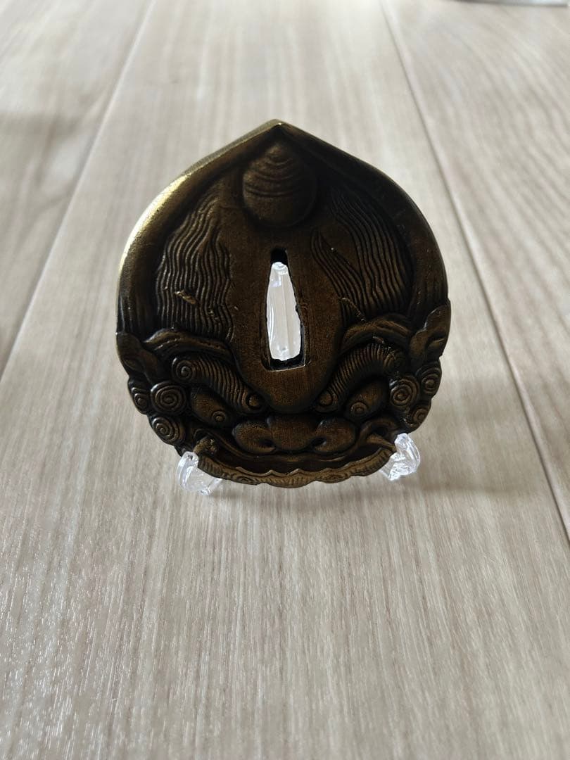 鬼の模様 金属製 鍔(つば) 日本刀　刀鍔　鍔立付　刀剣美術　銅地　日本伝統