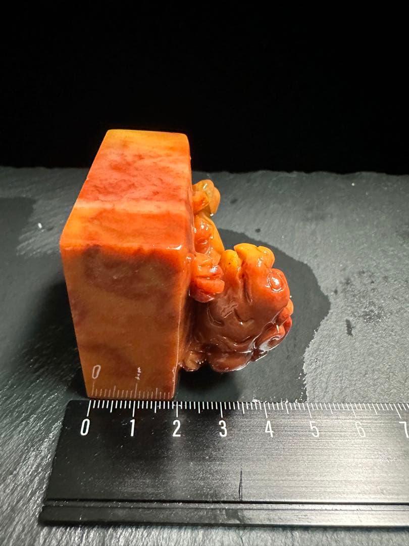 111 紅石瑞獣　ラオス石　手彫り　篆刻　書道　印材　落款　遊印　雅号 箱付き