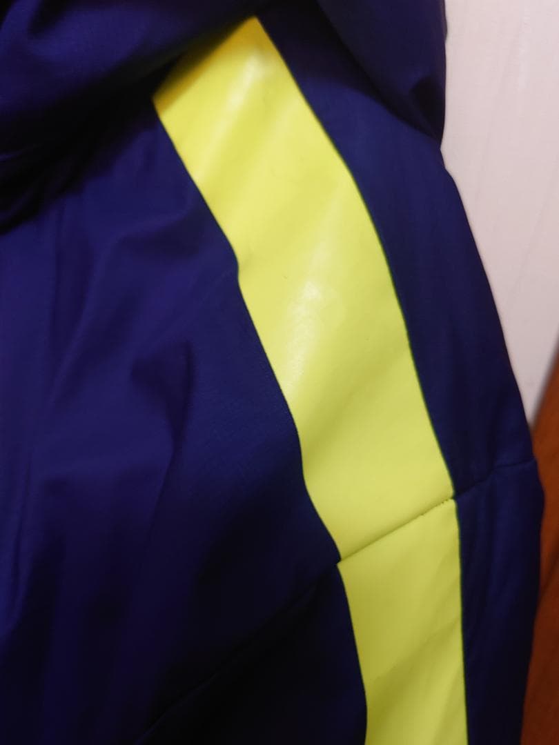 バルセロナ 中綿入り STORM-FIT ミッドフィル ジャケット