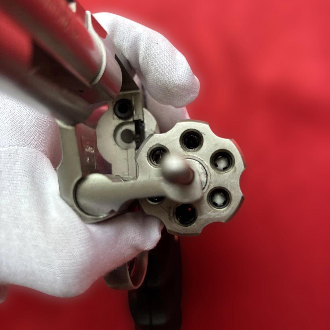 絶版　東京マルイ　コルトパイソン4インチシルバー　24連射ガスリボルバー