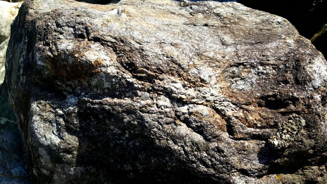 希少原石　大型　結晶片岩　シスト　庭石　ロックガーデン　ガーデニング　鉱物　原石