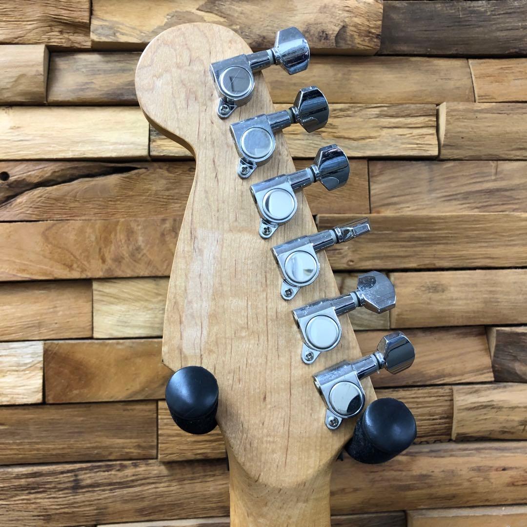 エレキギター　レジェンド　ストラトタイプ　本体のみ