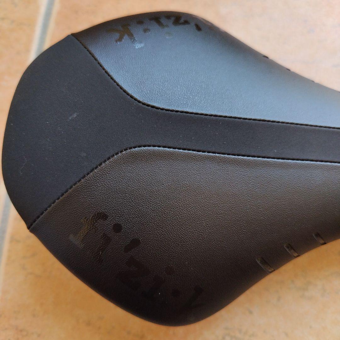 Fizik Antares R1 ブラックサドル