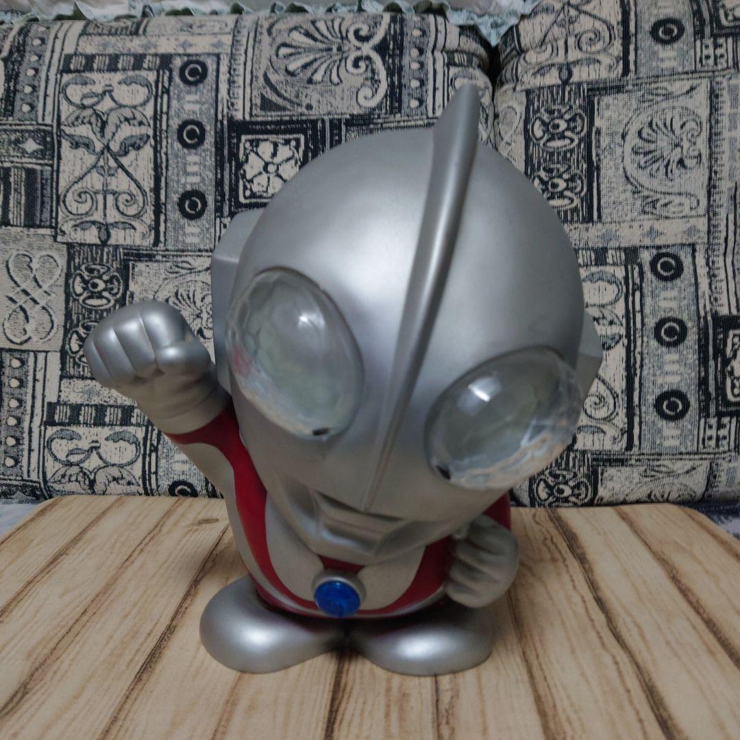 ウルトラマン フィギュア 目が光る 約20cm貯金箱