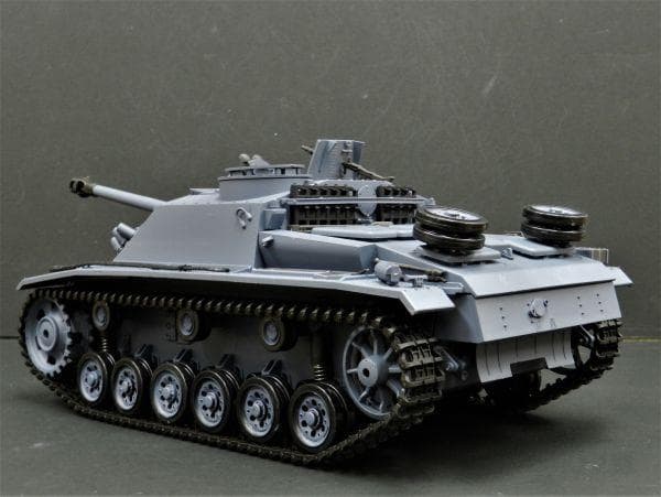 技術基準適合証明済 ヘンロン 1/16 ドイツ III号突撃砲 F8型