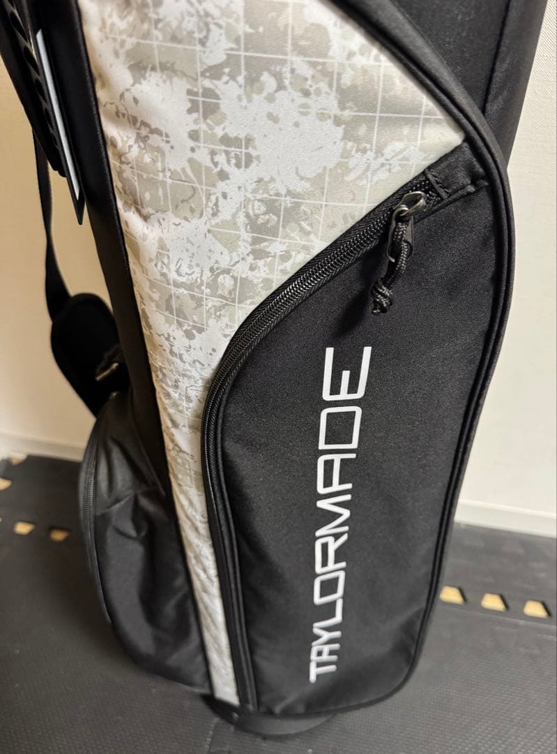 テーラーメイド　スリムキャディバッグMen's TJ111 23SS 軽量モデル