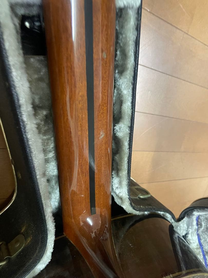 ③アコースティックギター ハードケース付