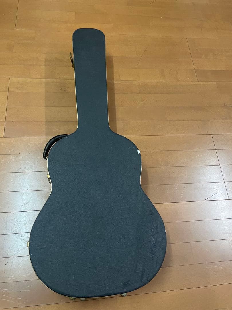 ③アコースティックギター ハードケース付