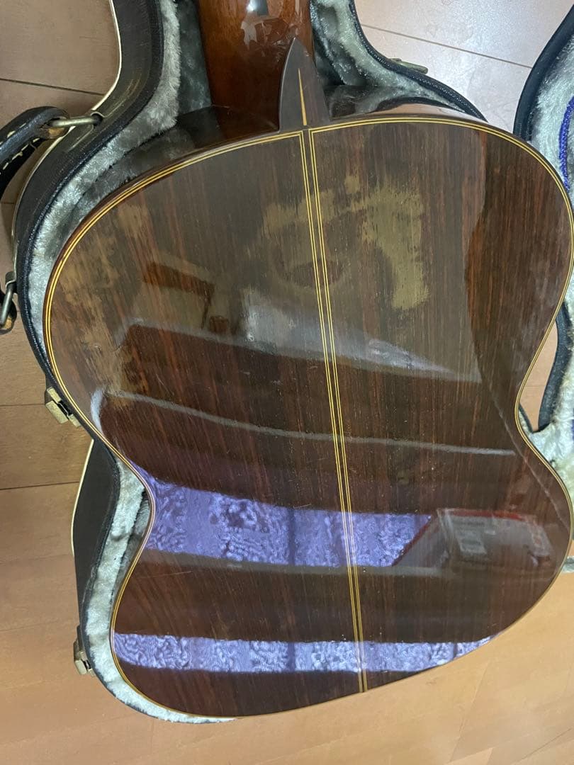 ③アコースティックギター ハードケース付