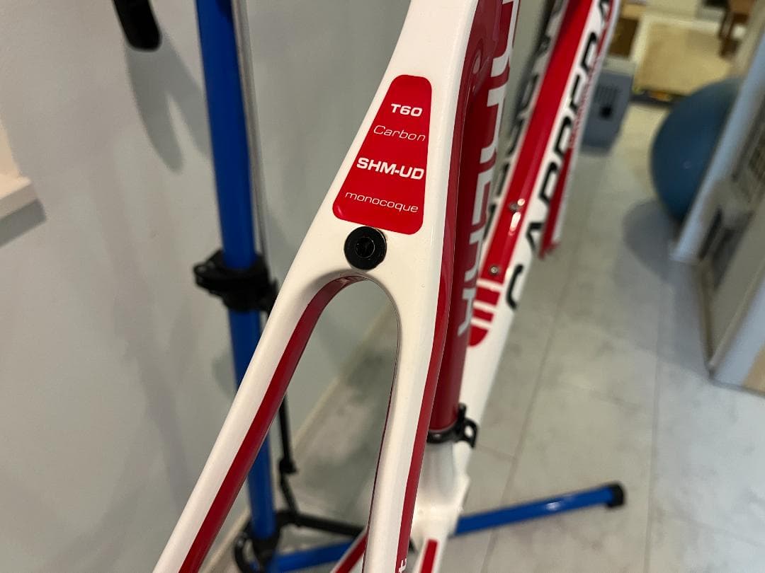 【美品】　CARRERA VELENO カレラ カーボンフレーム