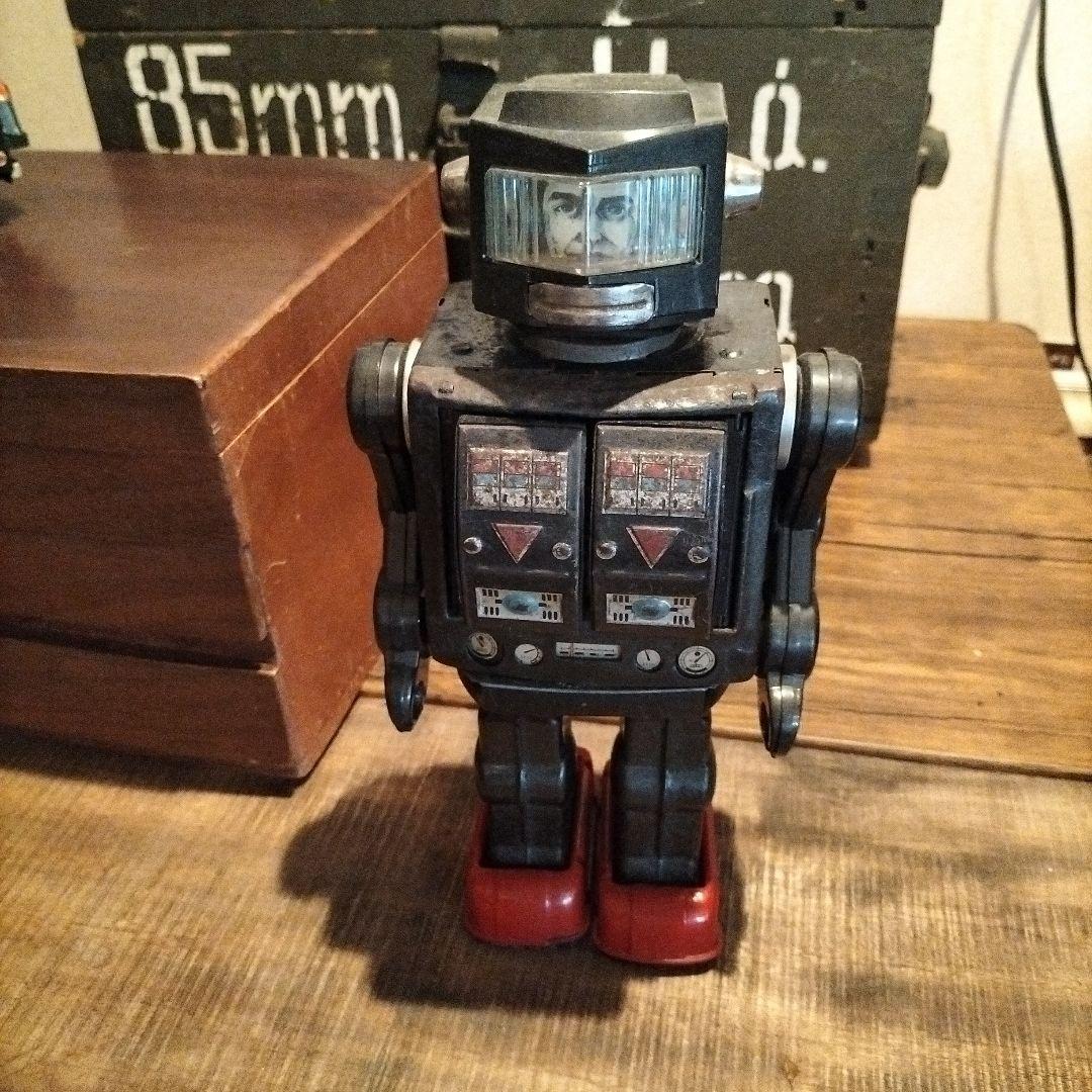 ロボット　ブリキ