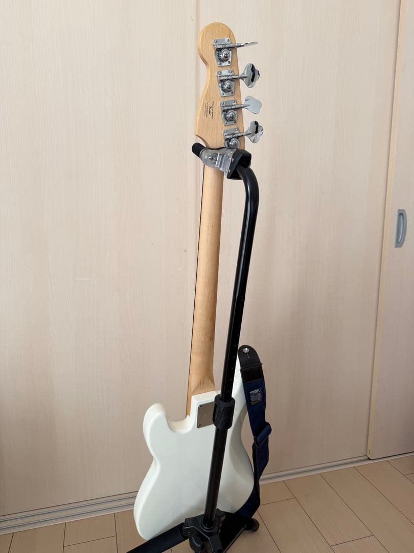 Squier Precision Bass ホワイト