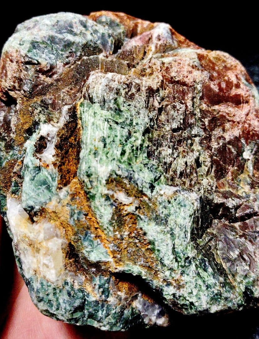 ★赤碧玉✕緑碧玉原石★糸魚川赤玉石【横川・転石・川ズレ・ウブ860ｇ】