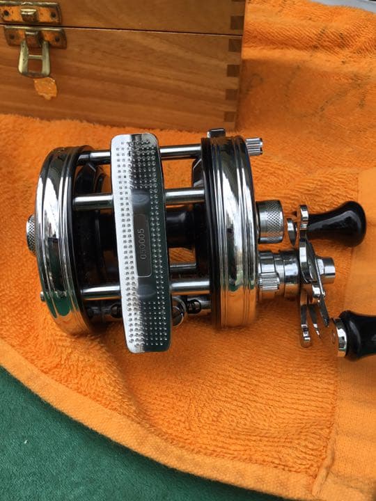 アブガルシア　75周年JAPANモデル　木箱　替えスプール付き