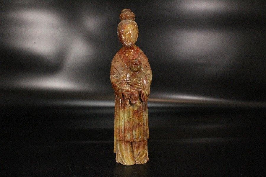 中国美術 寿山石 刻 子抱女人像 高26cm 康熙美人 唐木台 旧家蔵出