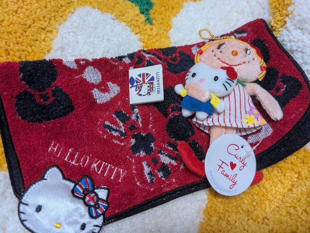 【激レア商品】カーリーコレクション モニークちゃんとキティちゃんコラボチャーム