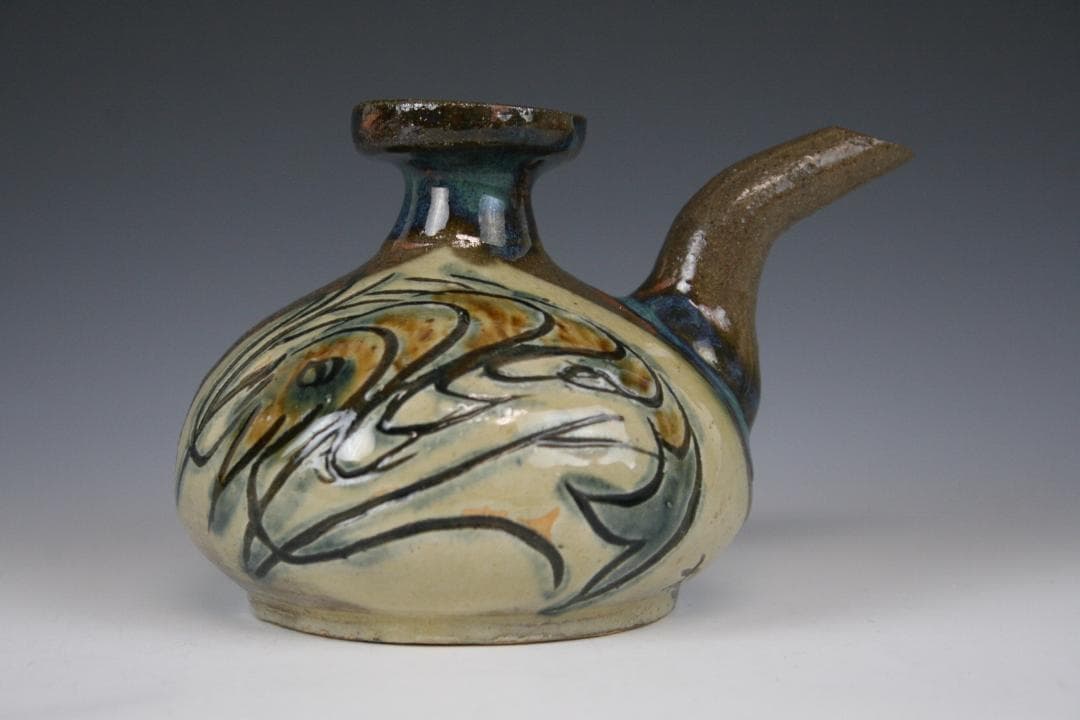 壺屋焼 人間国宝 金城次郎 作　海老魚文カラカラ