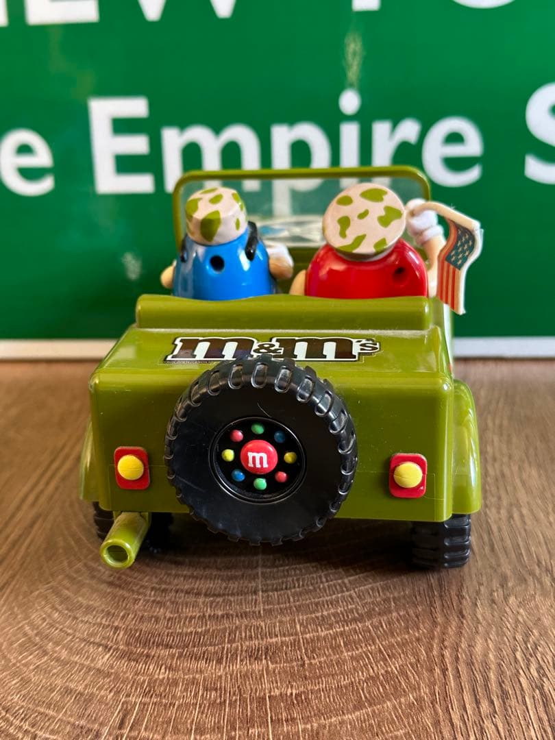 M&M's オリーブグリーンミニカー