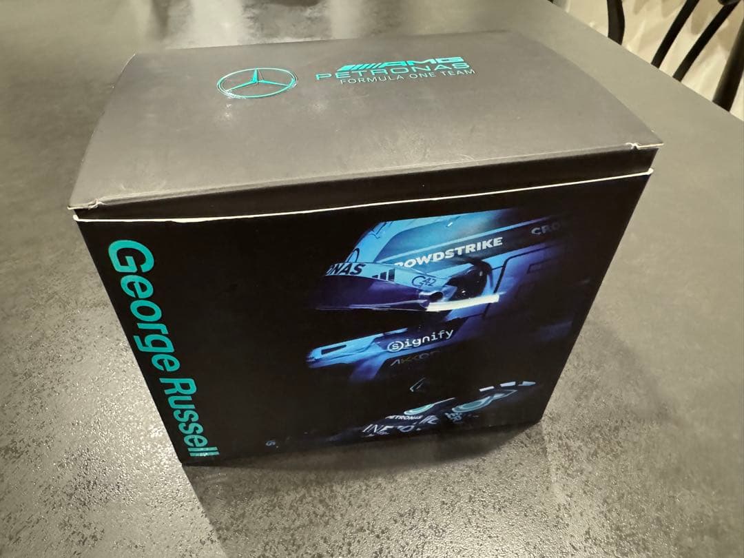 【激レア】e Russell 直筆サイン入り1/2ヘルメット